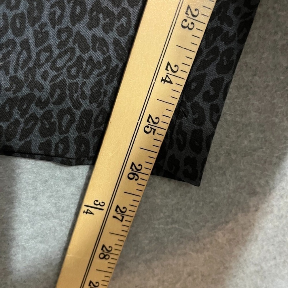 Time and Tru Pants Womens 20 Gray Skinny Stretch Cropped Animal Print Modern New - Picture 5 of 9